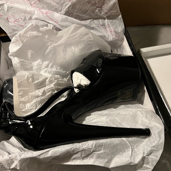 Ellie Platform heels Size 11 - Picture 4 of 12